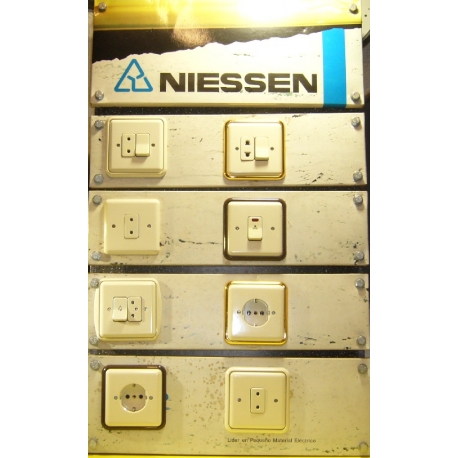 NIESSEN, SERIE